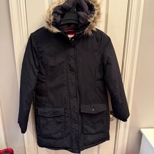 Old Navy women’s Black down filled coat with faux fur hood. Size small